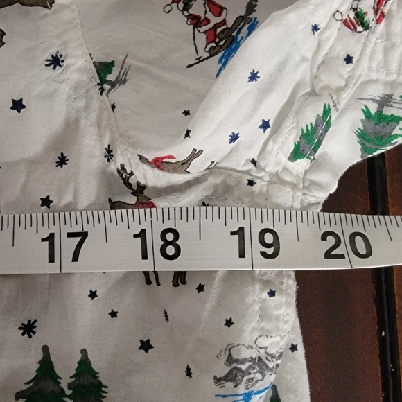 Free Planet Christmas Theme White Button Down Shirt Adult Size Small - Picture 7 of 16